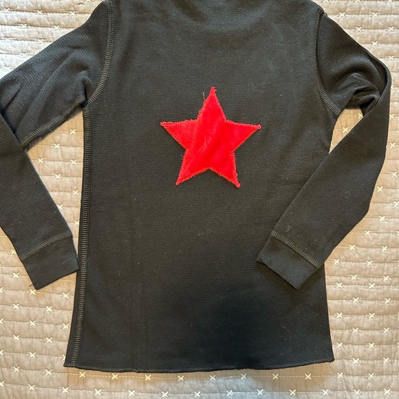 Boys 6 boutique tops with fuzzy appliqué! - Picture 6 of 6